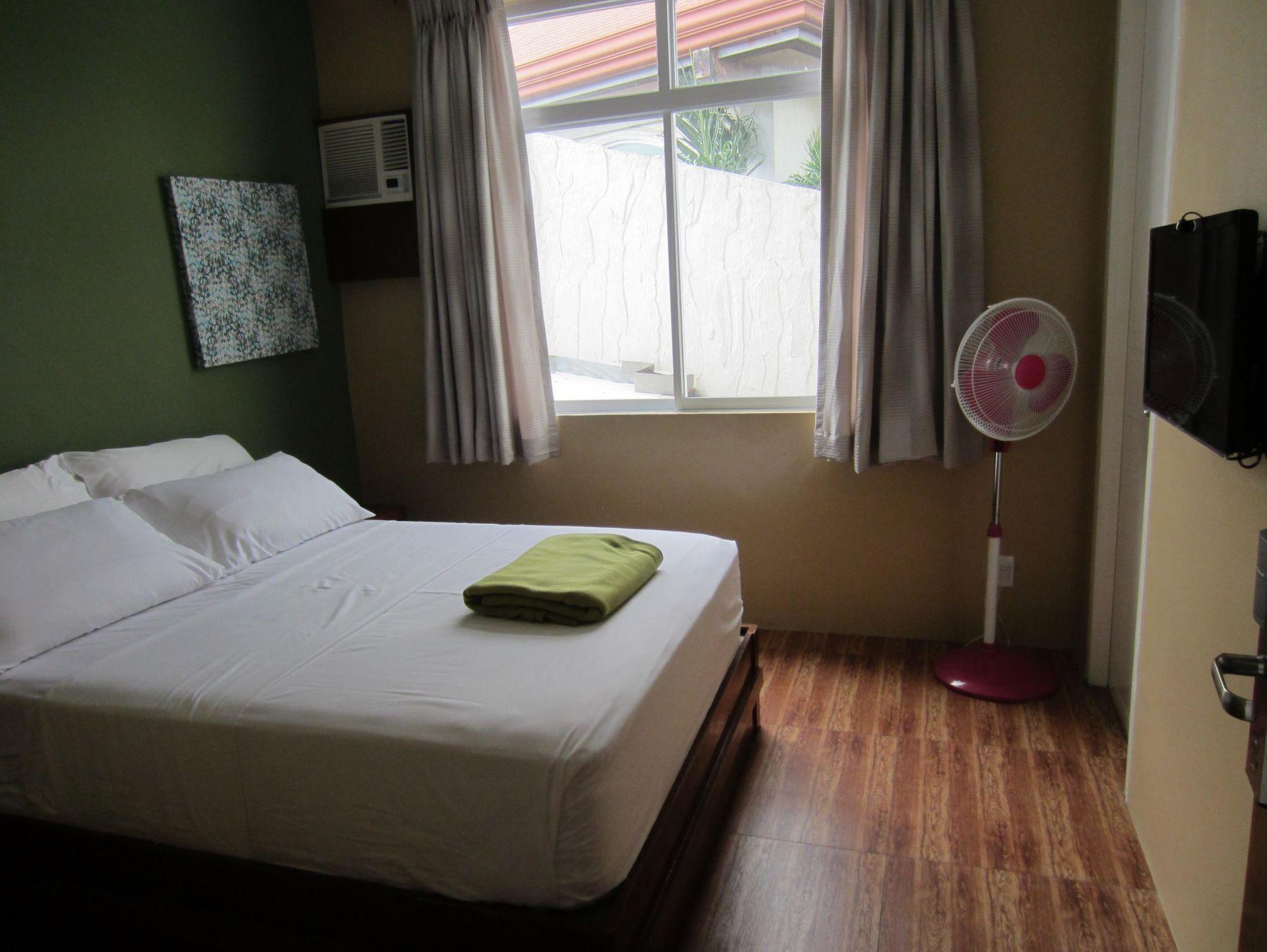 Purple Tree Bed & Breakfast Paranaque City Exterior foto